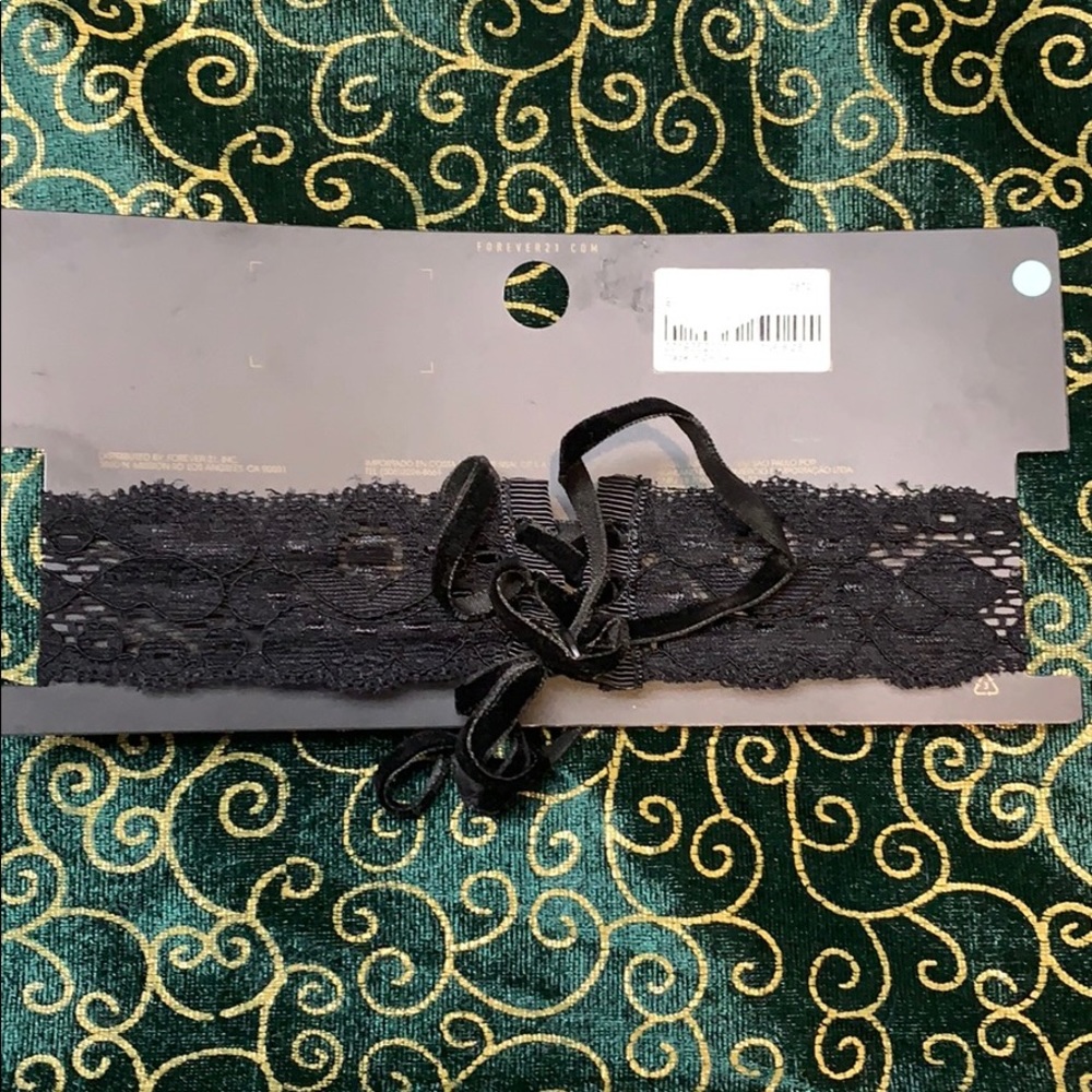 Lace choker - Picture 2 of 2